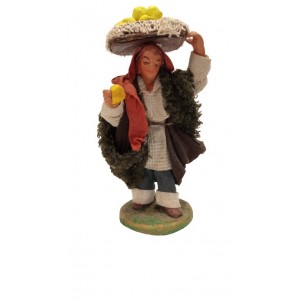 Uomo con vassoio di limoni...