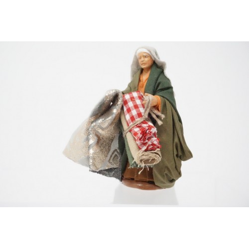 Donna con stoffe cm 10 terracotta e...