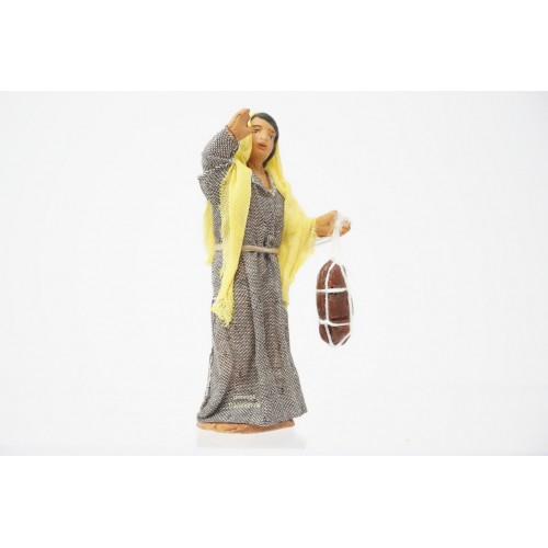 Donna con salume cm 7 terracotta e...