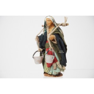 Donna con secchi cm 7...