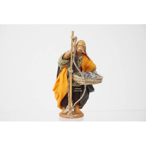 Pescatore con pesci cm 7 terracotta e...