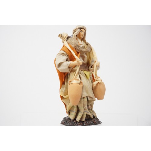 Donna con brocche cm 13 terracotta e...