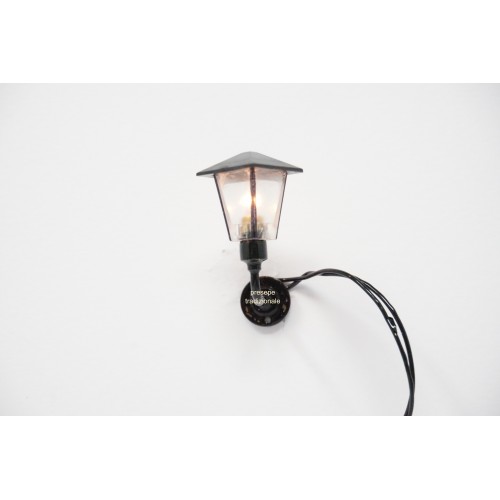 Lampione a muro h 2 cm  con spina...