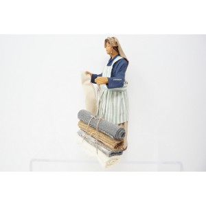 Donna con stoffe cm 15... 2