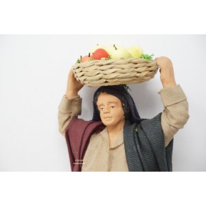 Donna con cesto di frutta... 2