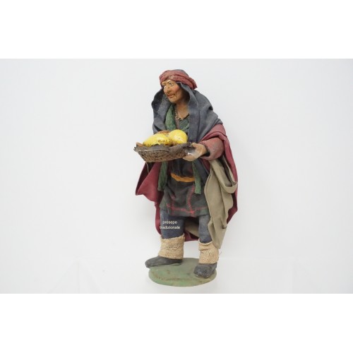 Uomo con vassoio di limoni cm 15...