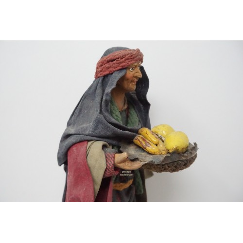 Uomo con vassoio di limoni cm 15...