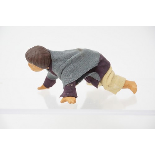 Bambino in ginocchio cm 15 terracotta...