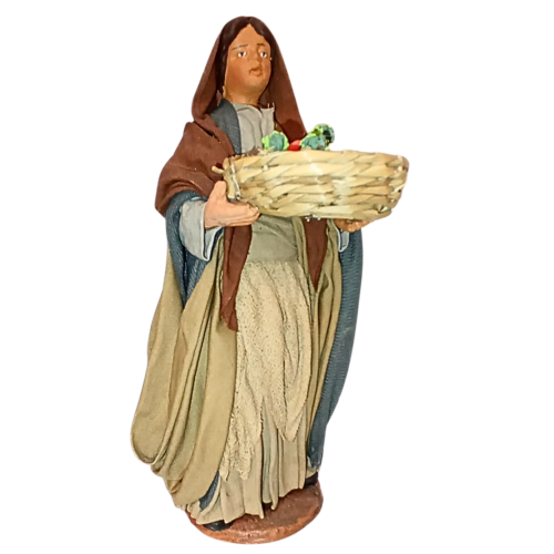 Donna con cesto di carote cm 15...