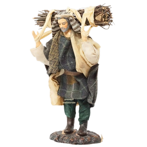 Uomo con fascina di legna...