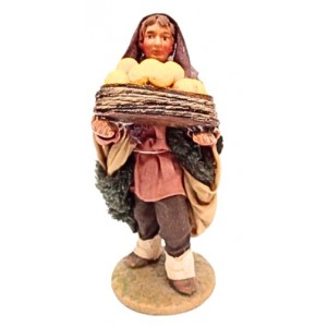 Uomo con vassoio di arance...