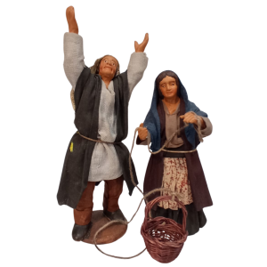 Scena donna che cala il...