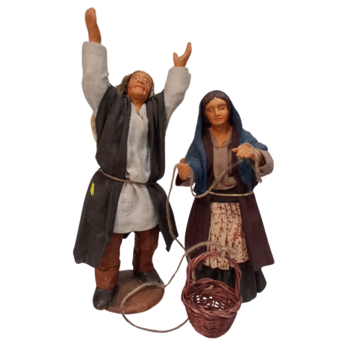 Scena donna che cala il cesto cm 12...