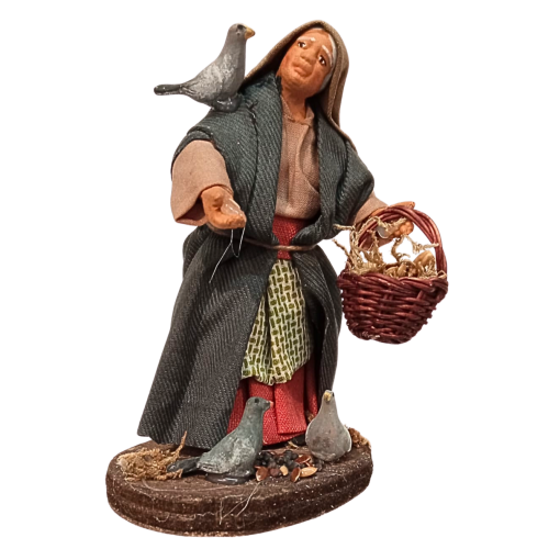 Donna con piccioni e becchime cm 10...